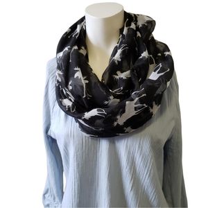Wrapables Infinity black white viscose lightweight moose scarf